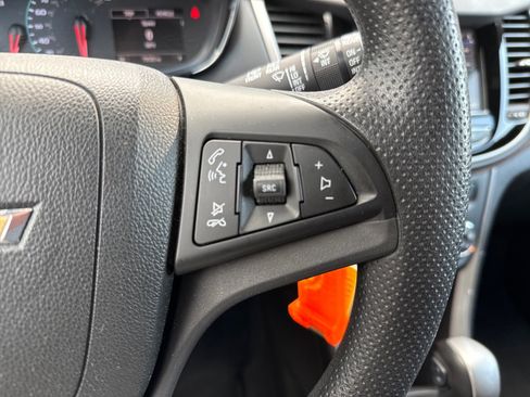 Used 2018 Chevrolet Trax LT image 24