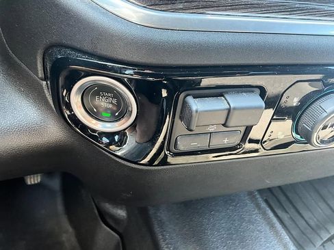Used 2025 Chevrolet Silverado 2500 LT AWD/4WD image 26