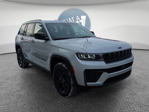 New 2026 Jeep Grand Cherokee Altitude AWD/4WD image 1