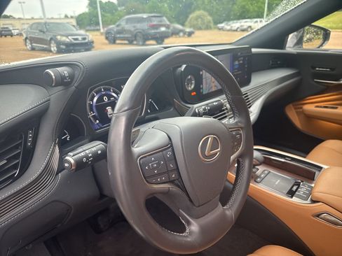 Used 2022 Lexus LS 500 image 18