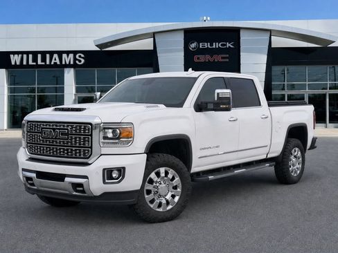 Used 2018 GMC Sierra 2500 Denali w/ Duramax Plus Package AWD/4WD image 2