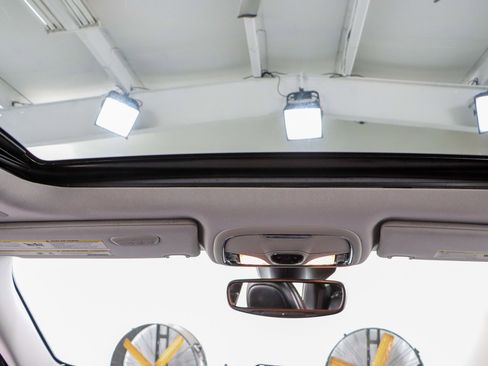 Used 2021 Jeep Cherokee Limited image 21