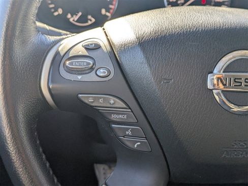 Used 2020 Nissan Pathfinder SV image 28