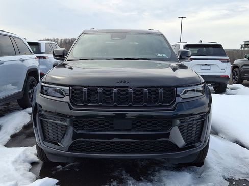 New 2026 Jeep Grand Cherokee Altitude AWD/4WD image 2
