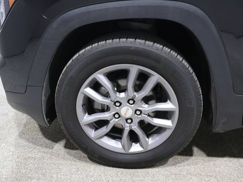 Used 2024 GMC Terrain SLT AWD/4WD image 7