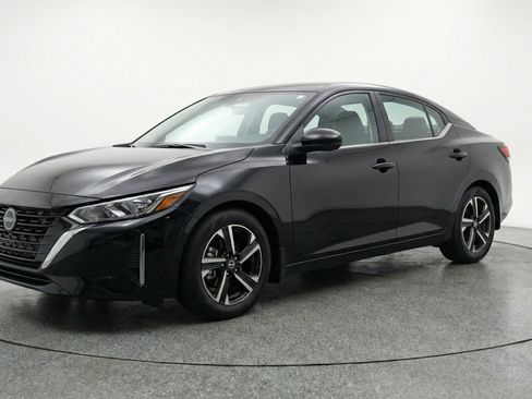 Used 2025 Nissan Sentra SV image 3