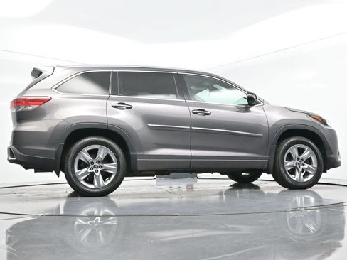 Used 2019 Toyota Highlander Limited AWD/4WD image 60