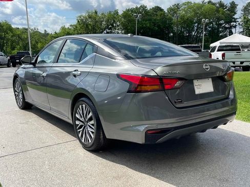 Used 2023 Nissan Altima 2.5 SV FWD image 6
