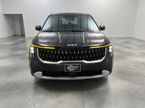 Used 2026 Kia Carnival LXS FWD image 3