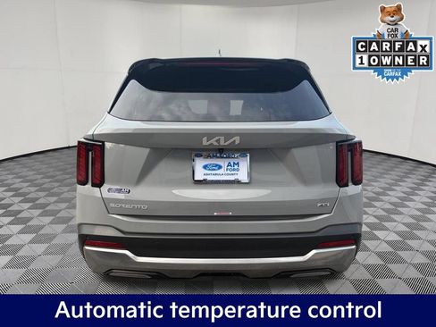 Used 2025 Kia Sorento S w/ Panoramic Sunroof Package AWD/4WD image 5