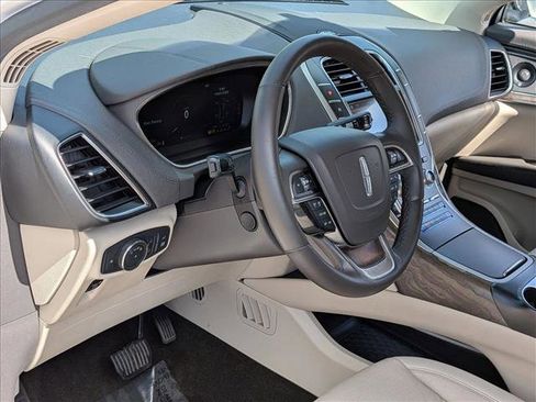 Used 2019 Lincoln Nautilus Reserve AWD/4WD image 10