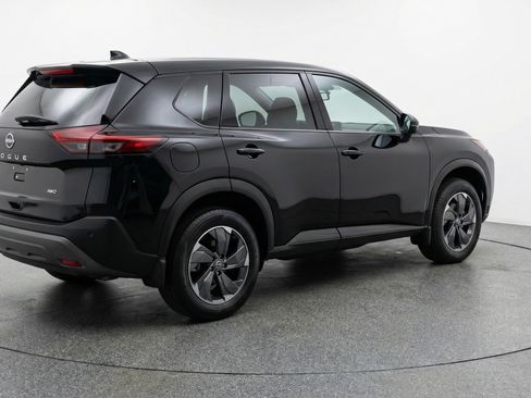 Used 2025 Nissan Rogue SV image 9