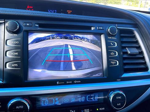 Used 2019 Toyota Highlander Plus image 27