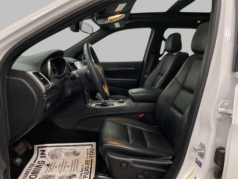 Used 2022 Jeep Grand Cherokee Limited w/ Trailer Tow Group IV image 30