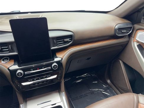 Used 2021 Ford Explorer King Ranch w/ Premium Technology Package image 57