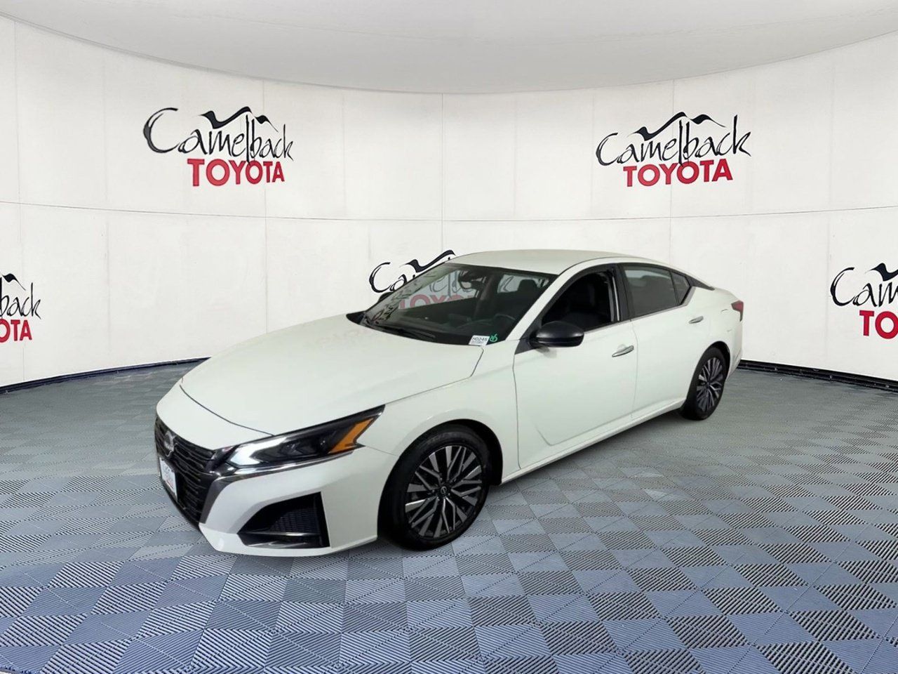 Used 2025 Nissan Altima 2.5 SV FWD image 7
