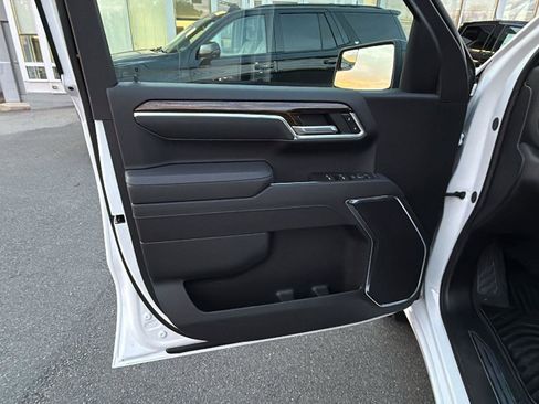 New 2026 GMC Sierra 1500 Elevation image 9