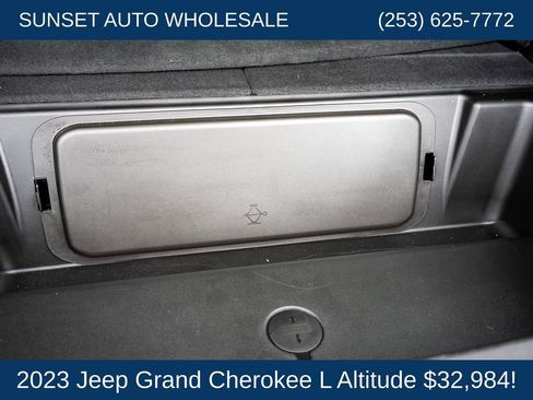 Used 2023 Jeep Grand Cherokee L Altitude image 91