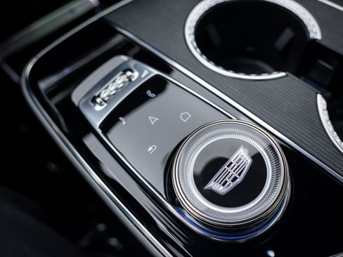 Certified 2024 Cadillac Lyriq Sport AWD/4WD image 28