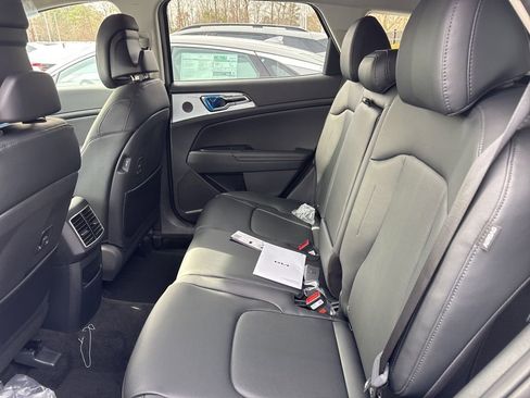 New 2026 Kia Sportage EX image 16