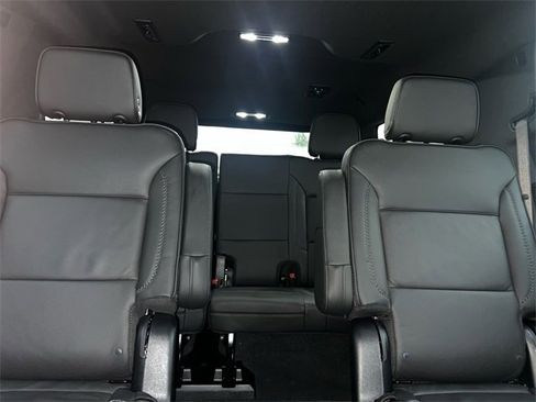 Used 2025 GMC Yukon XL Denali image 15