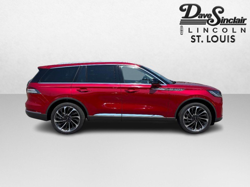 Certified 2025 Lincoln Aviator Reserve w/ Equipment Group 201A AWD/4WD image 2