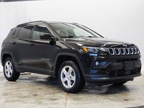 Used 2023 Jeep Compass Latitude image 7