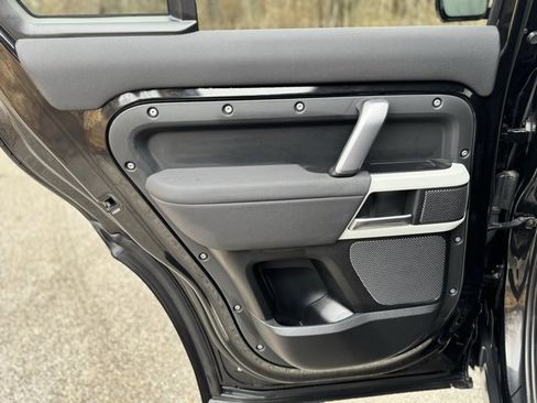 Certified 2023 Land Rover Defender 110 X-Dynamic SE image 13