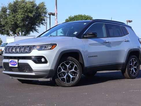 Used 2025 Jeep Compass Limited AWD/4WD image 19