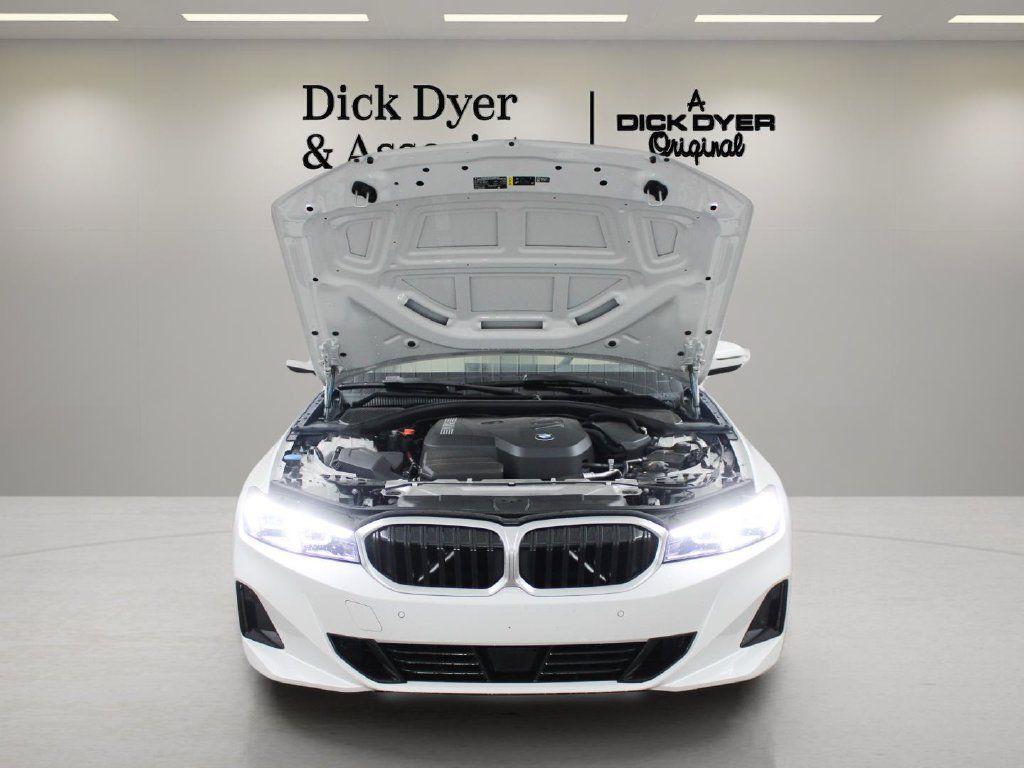 Used 2026 BMW 330i Sedan w/ Convenience Package RWD image 41