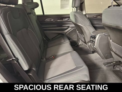 Used 2023 Jeep Grand Cherokee L Laredo AWD/4WD image 31