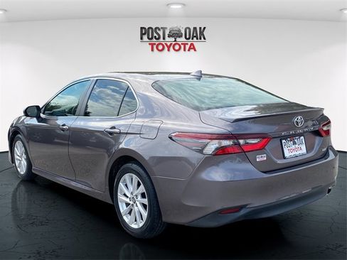 Used 2023 Toyota Camry LE image 5