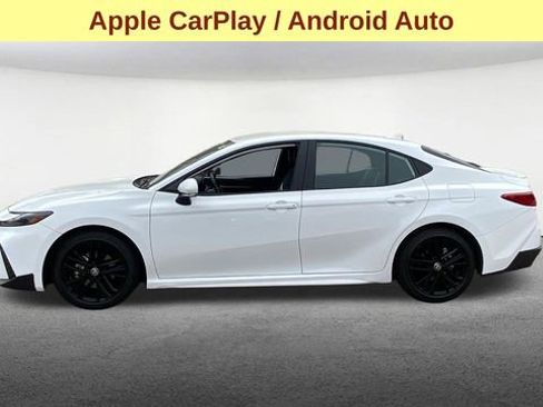 Used 2025 Toyota Camry SE FWD image 5