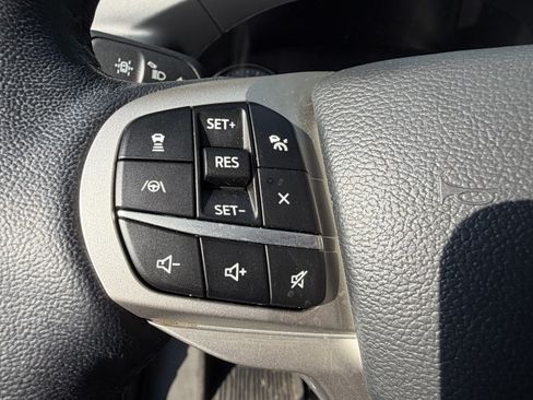 Used 2022 Ford Explorer Limited w/ Equipment Group 301A RWD image 19