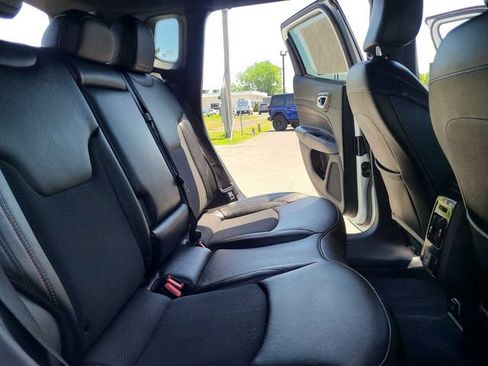 Used 2025 Jeep Compass Trailhawk AWD/4WD image 24