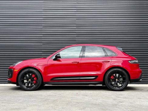 Certified 2025 Porsche Macan GTS image 2
