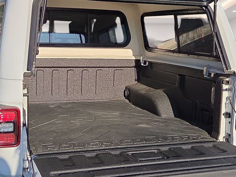 Used 2021 Jeep Gladiator Mojave AWD/4WD image 8