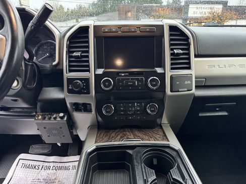 Used 2019 Ford F350 Lariat w/ Chrome Package image 10