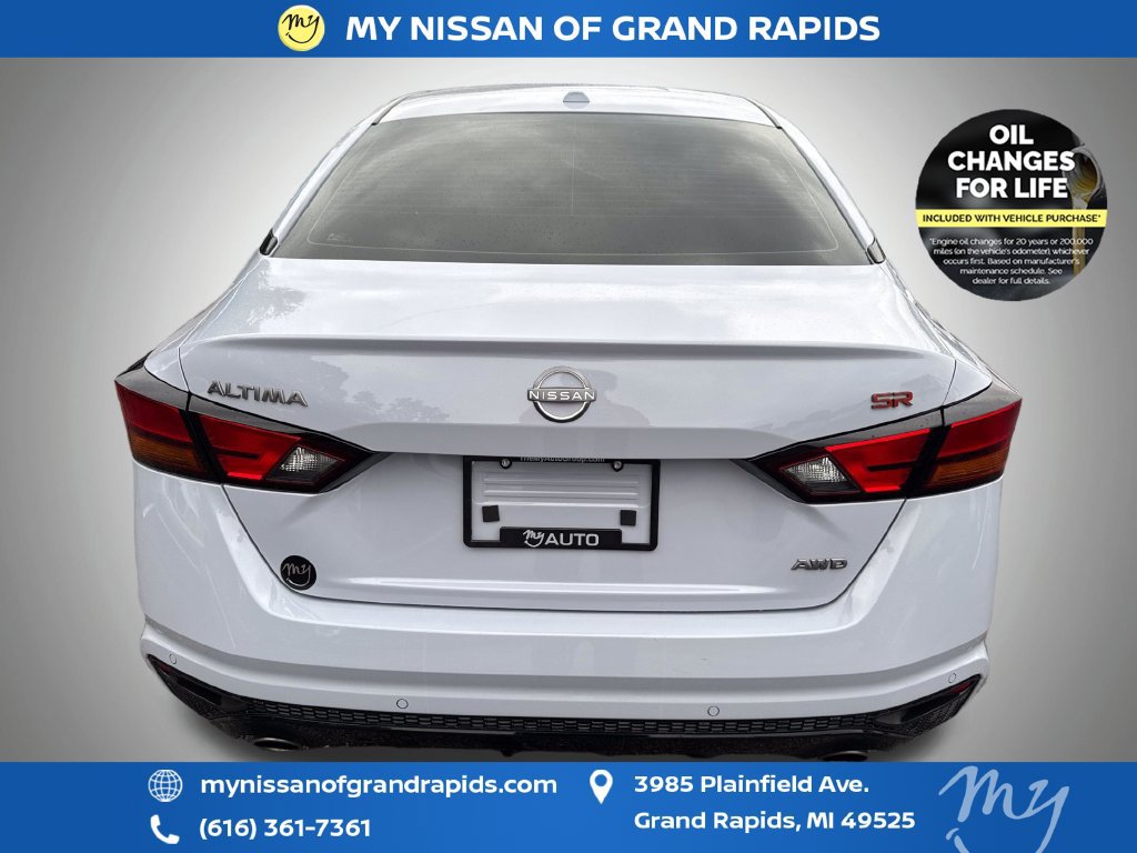 Used 2025 Nissan Altima 2.5 SR AWD/4WD image 7