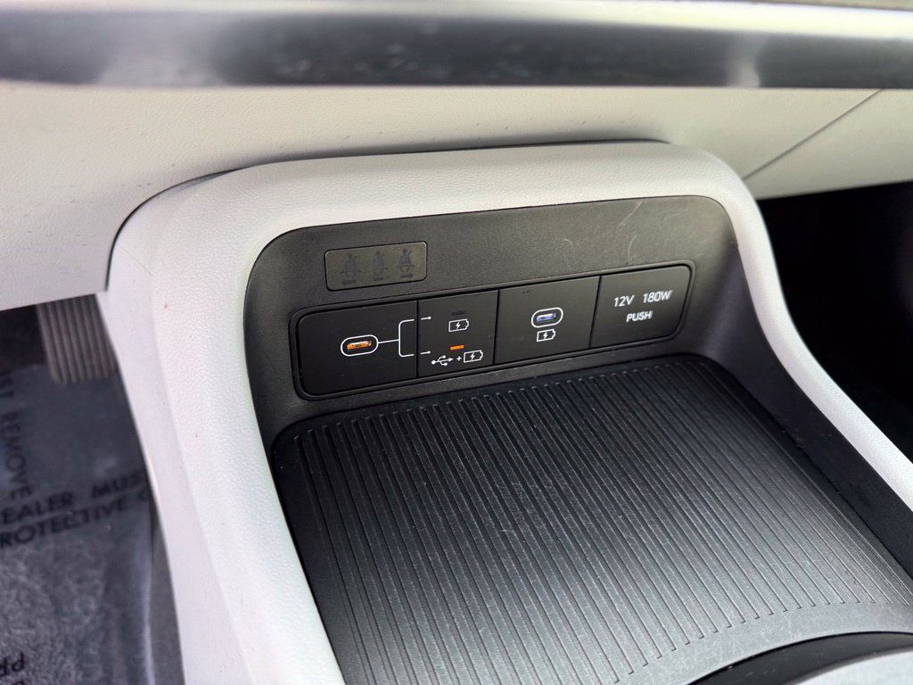 Used 2025 Hyundai Kona SEL AWD/4WD image 30