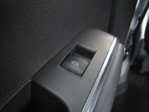 Used 2025 GMC Acadia Elevation image 32