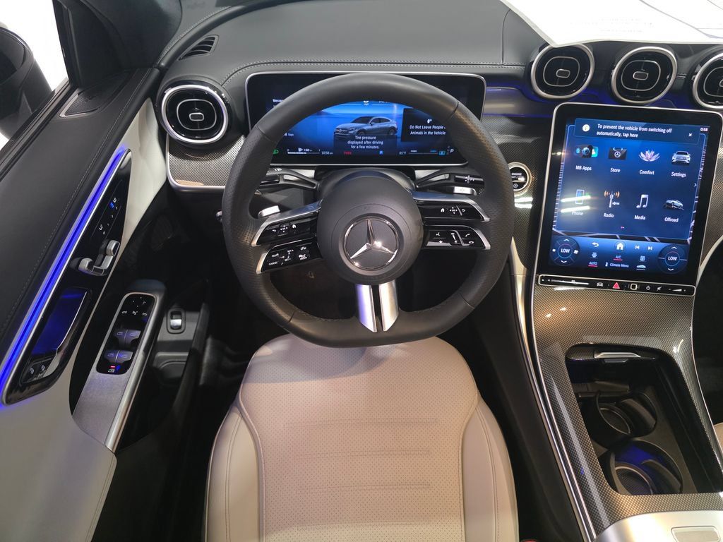 Used 2024 Mercedes-Benz GLC 300 4MATIC image 18