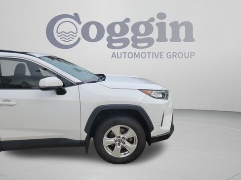 Used 2021 Toyota RAV4 XLE w/ Convenience Package FWD image 35