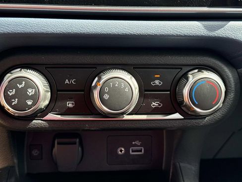 Certified 2025 Nissan Versa SV w/ Trunk Package image 22