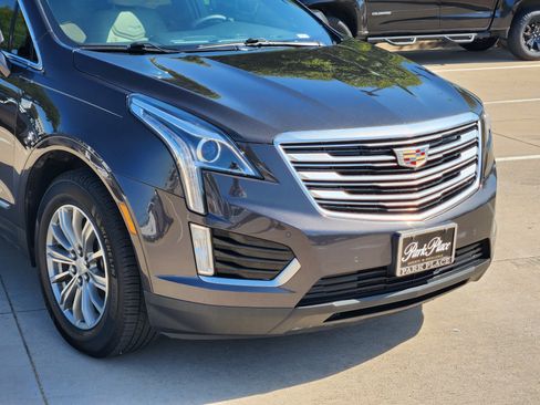 Used 2018 Cadillac XT5 Luxury w/ Driver Awareness Package FWD image 12