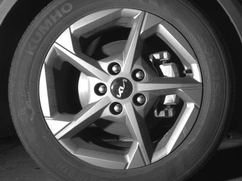 Used 2025 Kia K4 LXS image 13