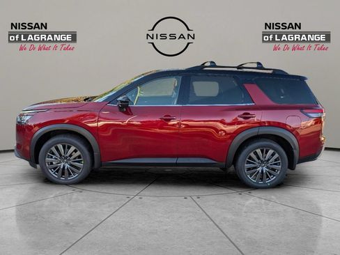 Used 2025 Nissan Pathfinder SL w/ SL Premium Package FWD image 11
