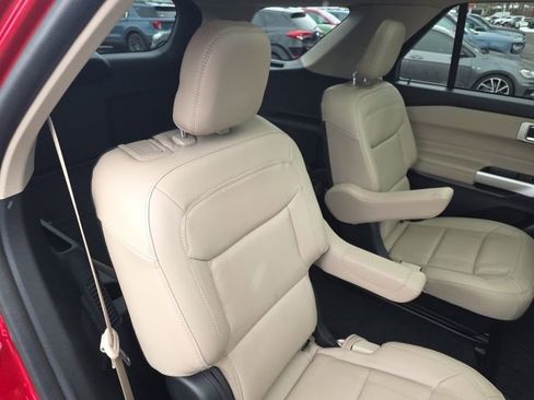 Used 2023 Ford Explorer XLT w/ Equipment Group 202A image 13