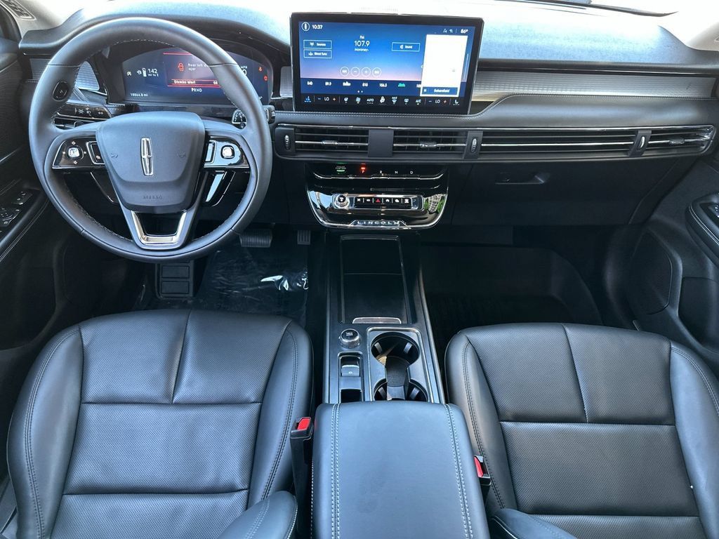 Certified 2025 Lincoln Corsair AWD w/ Equipment Group 101A image 12