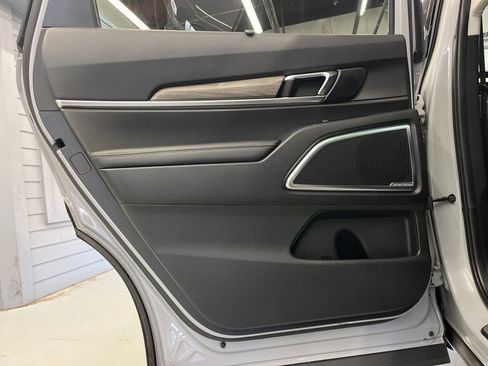 Used 2022 Kia Telluride SX w/ SX Prestige Package image 27